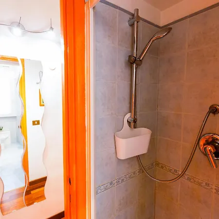 Orange Nest Apartment *